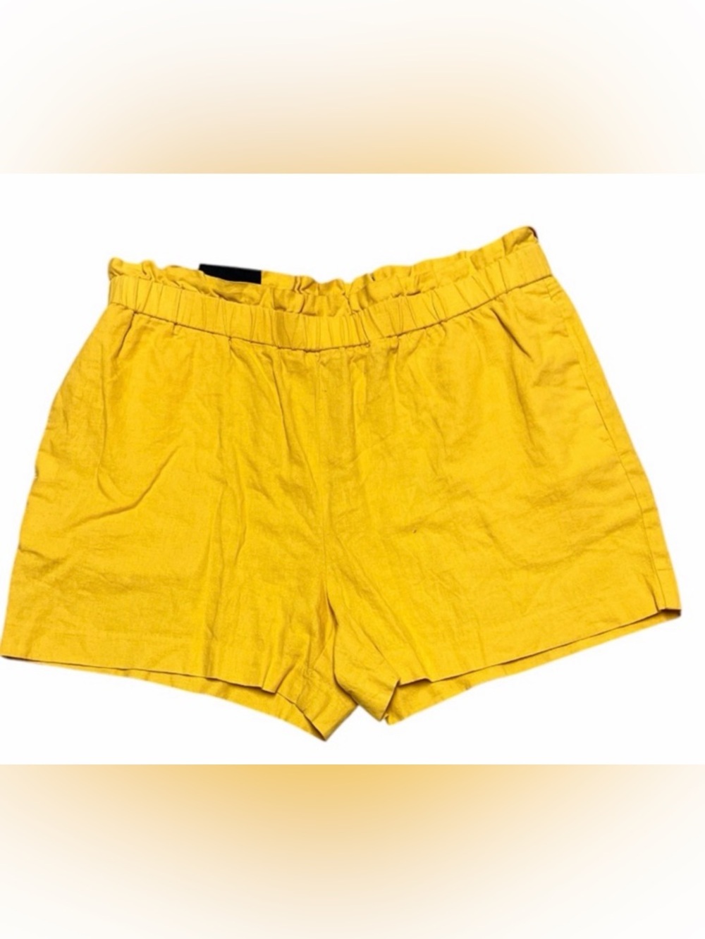 New! Banana Republic 4 inch linen blend shorts